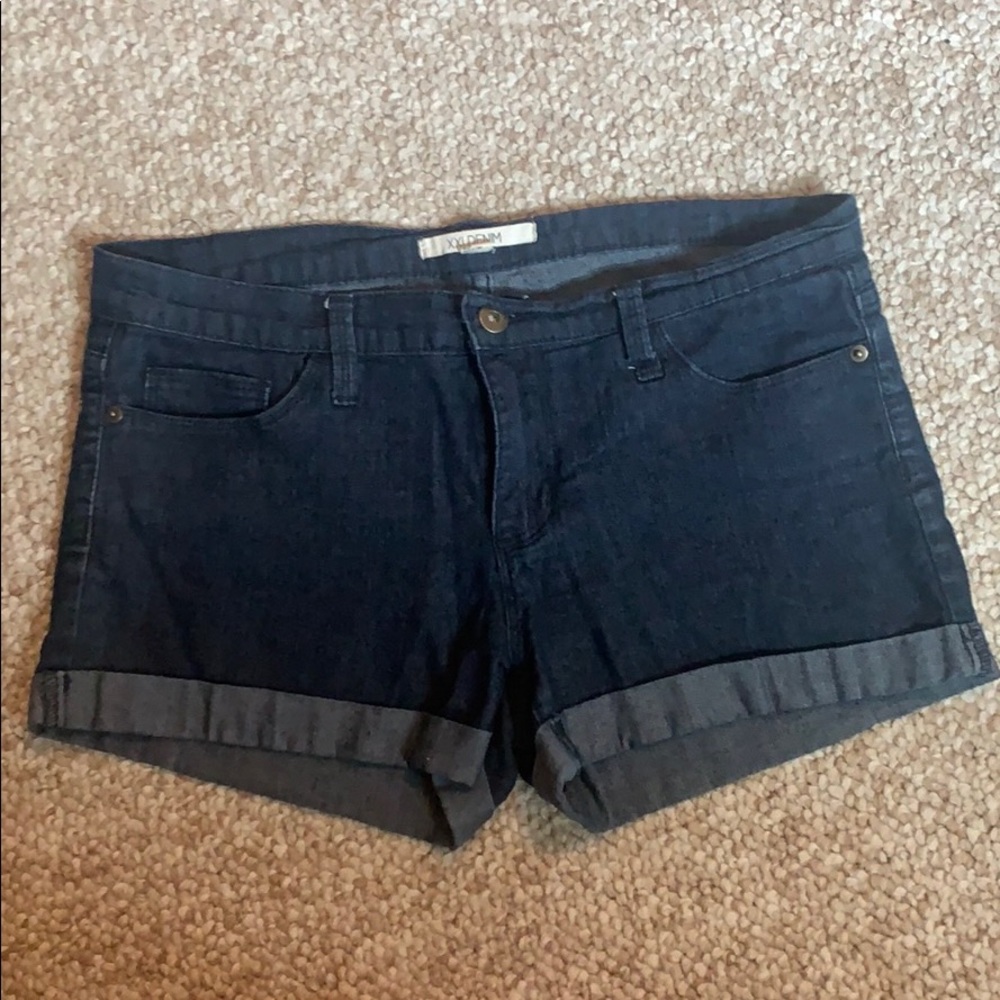 Stretchy dark denim cuffed shorts
